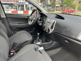 Hyundai i20 thumbnail 3
