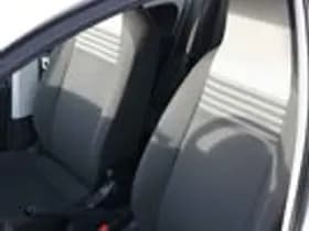 Volkswagen Up! thumbnail 8