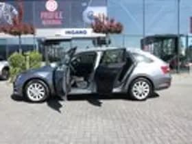 Škoda Superb thumbnail 7