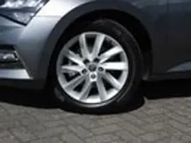 Škoda Superb thumbnail 10