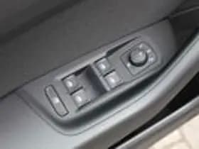 Volkswagen Passat thumbnail 12