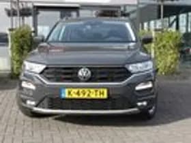 Volkswagen T-Roc thumbnail 2