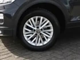 Volkswagen T-Roc thumbnail 9