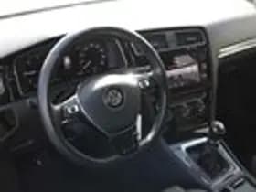 Volkswagen Golf thumbnail 12