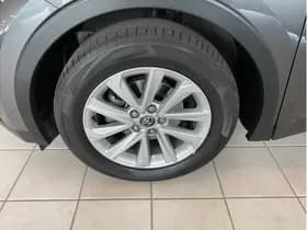 Toyota C-HR thumbnail 12