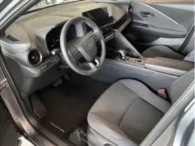 Toyota C-HR thumbnail 13
