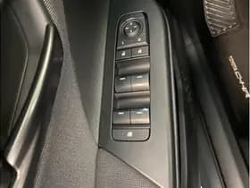 Toyota C-HR thumbnail 31