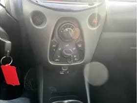 Toyota Aygo thumbnail 8