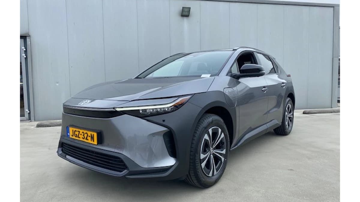Toyota BZ4X Dynamic 71 Kwh Paasaanbieding Gratis Lader Twv €1300 — foto 1