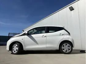 Toyota Aygo 1.0 Vvt-I X-Play thumbnail 2