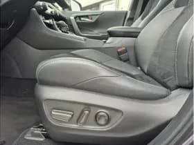 Toyota RAV4 thumbnail 9