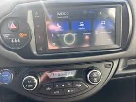 Toyota Yaris 1.5 Hybrid Dynamic thumbnail 6