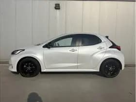 Toyota Yaris 1.5 Hybrid Executive thumbnail 3