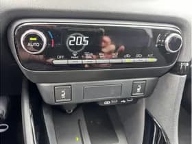 Toyota Yaris 1.5 Hybrid 115 Dynamic thumbnail 9