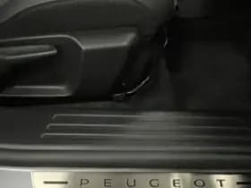 Peugeot E-2008 thumbnail 103