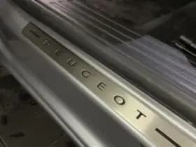 Peugeot E-2008 thumbnail 93