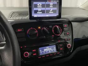 Volkswagen Up! thumbnail 34