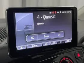 Volkswagen Up! thumbnail 36