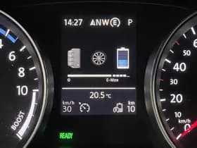 Volkswagen Golf thumbnail 36