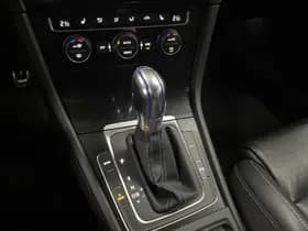 Volkswagen Golf thumbnail 39