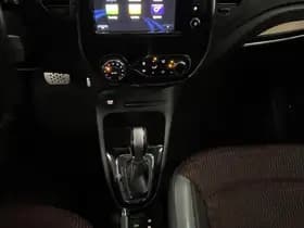 Renault Captur thumbnail 38