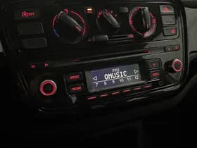 Volkswagen Up! thumbnail 30