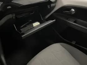 Volkswagen Up! thumbnail 35