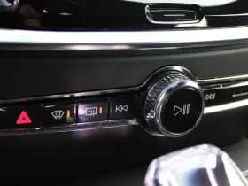 Volvo V60 2.0 T6 Plug-in hybrid AWD Plus Dark thumbnail 18