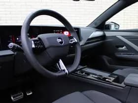 Opel Astra 1.6 Hybrid Ultimate thumbnail 4