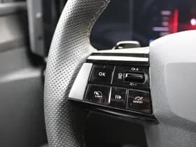 Opel Astra 1.6 Hybrid Ultimate thumbnail 8