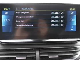 Peugeot 3008 1.6 HYbrid 225 GT thumbnail 16