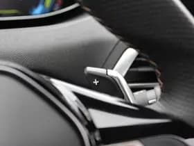 Peugeot 3008 1.6 HYbrid 225 GT thumbnail 17