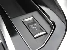 Peugeot 3008 1.6 HYbrid 225 GT thumbnail 26