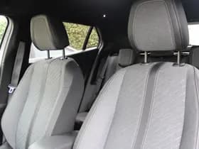 Peugeot 2008 1.2T Allure Pack thumbnail 25