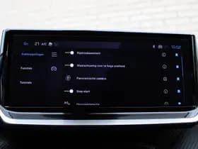 Peugeot 2008 1.2T Allure Pack thumbnail 31