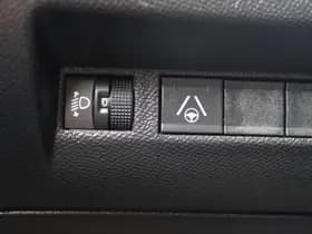 Peugeot 2008 1.2T Allure Pack thumbnail 32