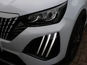 Peugeot 2008 1.2T Allure Pack thumbnail 33