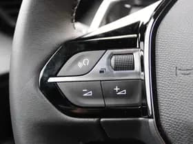 Peugeot 2008 1.2T Allure Pack thumbnail 8