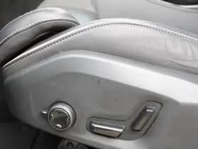 Volvo XC60 2.0 T8 Plug-in hybrid AWD Ultra Black Edition thumbnail 16