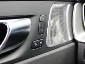 Volvo XC60 2.0 T8 Plug-in hybrid AWD Ultra Black Edition thumbnail 25