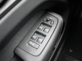 Volvo XC60 2.0 T8 Plug-in hybrid AWD Ultra Black Edition thumbnail 31