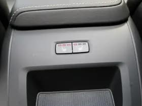 Volvo XC60 2.0 T8 Plug-in hybrid AWD Ultra Black Edition thumbnail 36