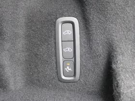 Volvo XC60 2.0 T8 Plug-in hybrid AWD Ultra Black Edition thumbnail 37