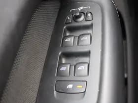 Volvo XC60 2.0 Recharge T6 AWD R-Design thumbnail 33