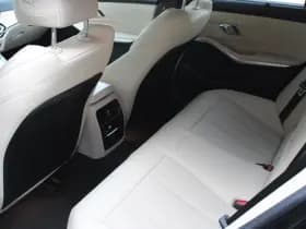 BMW 3 Serie Touring 330e thumbnail 32