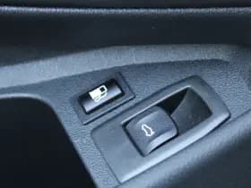 BMW 3 Serie Touring 330e thumbnail 40