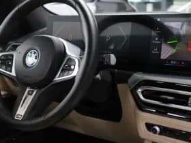 BMW 3 Serie Touring 330e thumbnail 6