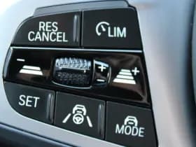 BMW 3 Serie Touring 330e thumbnail 9