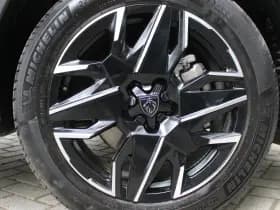 Peugeot 5008 1.2 Hybrid 145 GT thumbnail 7