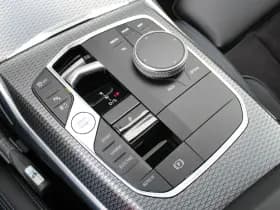 BMW 3-serie 330e xDrive M-Sport thumbnail 16